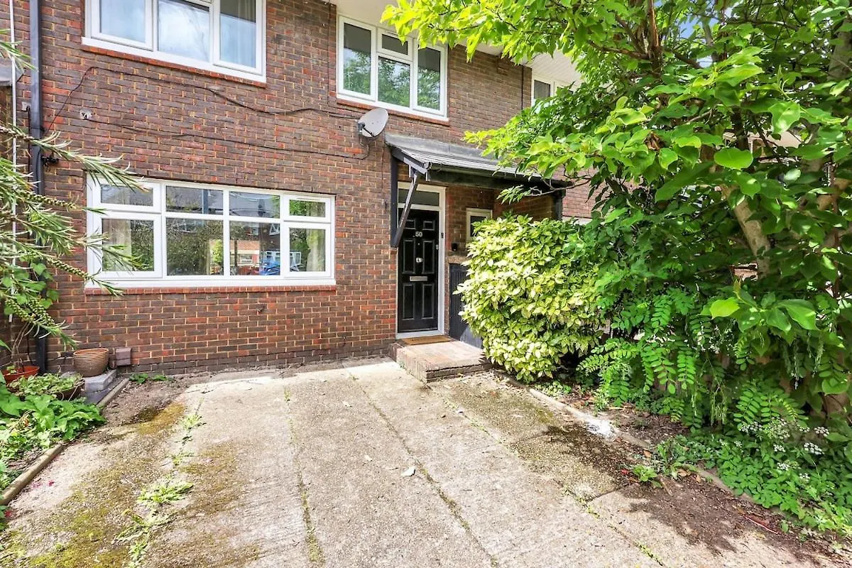 Large 4-Bedroom House In Greenwich With Parking London
