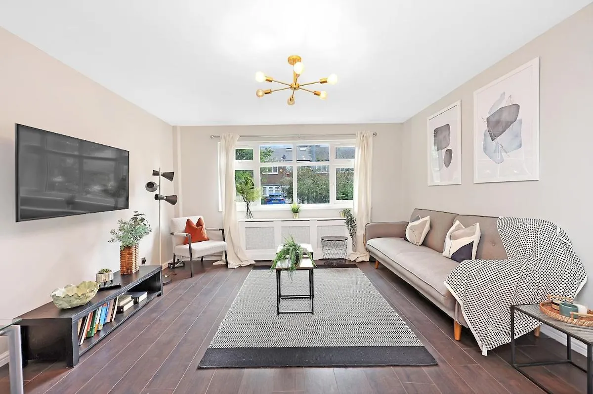 Large 4-Bedroom House In Greenwich With Parking London